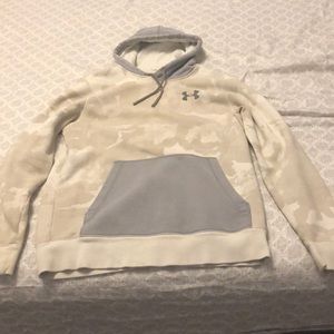 Under Armour Sweatshirt